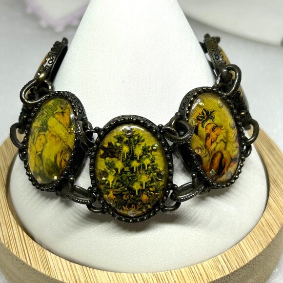 Avon Victorian Christmas Scenes Bracelet Antique Brass Tone Signed - Picture 2 of 12